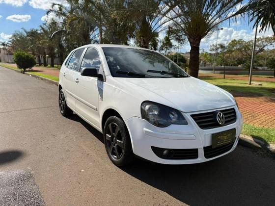 VOLKSWAGEN POLO 1.6 MI 8V TOTAL FLEX 4P MANUAL VOLKSWAGEN POLO 1.6 MI 8V TOTAL FLEX 4P MANUAL